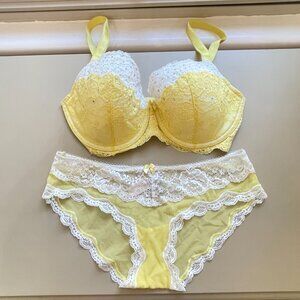 New Victoria's Secret Dream Angels Bra Panty Set 34DD Small Yellow Lace Crystals